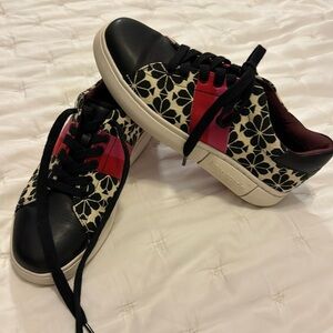 Kate Spade Keswick 2 Sneaker, size 8